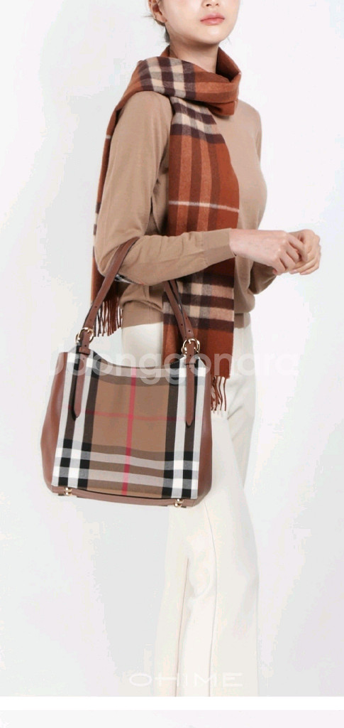 버버리 하우스체크 숄더백 토트백 새상품급 정품(감정O)구찌프라다루이비통디올고야드샤넬셀린느보테가생로랑--4