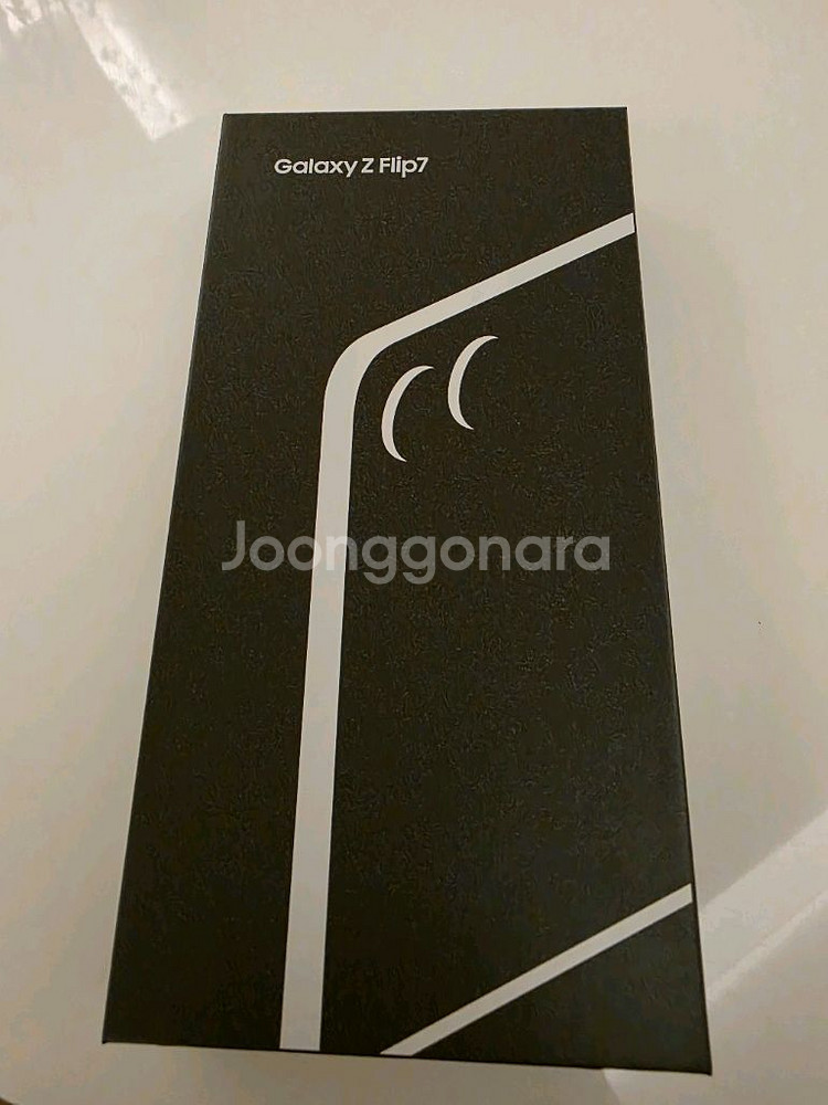 백화점내 삼성스토어에서 구입 [미개봉 자급제] 갤럭시 s25 플립7 256기가 새제품--0