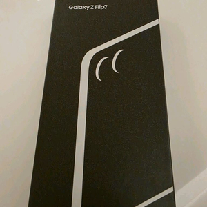 백화점내 삼성스토어에서 구입 [미개봉 자급제] 갤럭시 s25 플립7 256기가 새제품