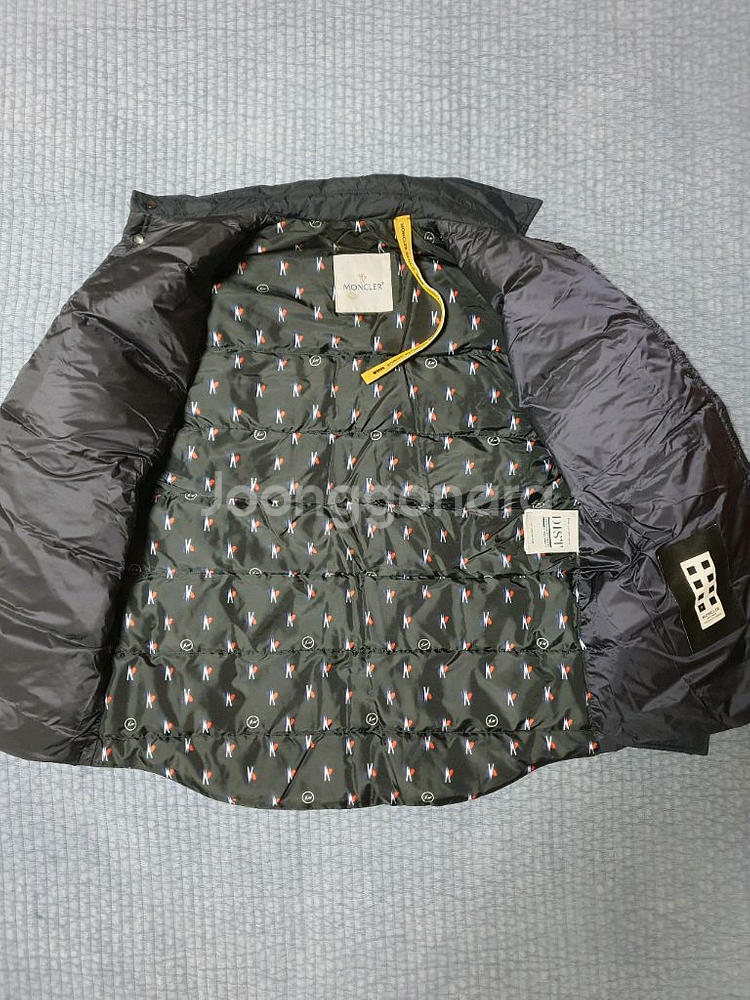 새거 몽클레어 셔츠형패딩 자켓 L사이즈 팔아요--4