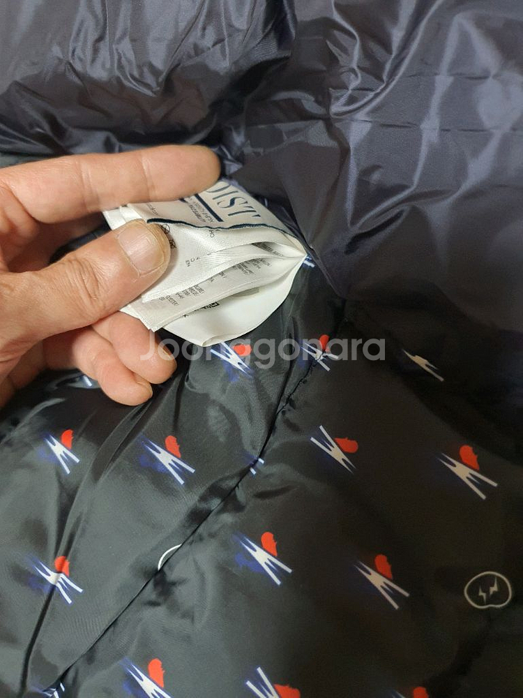 새거 몽클레어 셔츠형패딩 자켓 L사이즈 팔아요--7