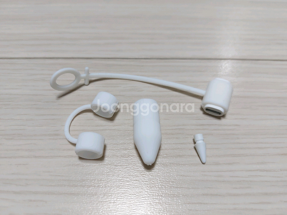 애플펜슬 펜촉(새제품, 정품) 포함 1세대 악세사리 판매합니다--0