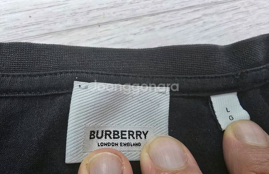 (정품) 버버리 TB로고 젠슨황 티셔츠 L (명품 남자 여자 반팔)--3