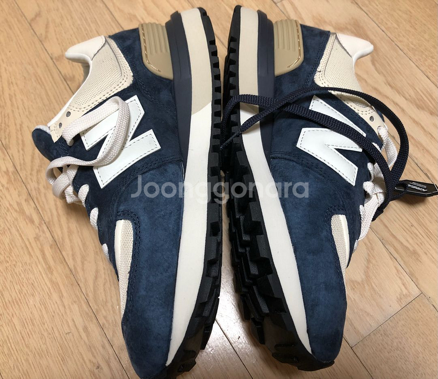 뉴발란스574레거시 네이비블루 260사이즈 새것 팜--1