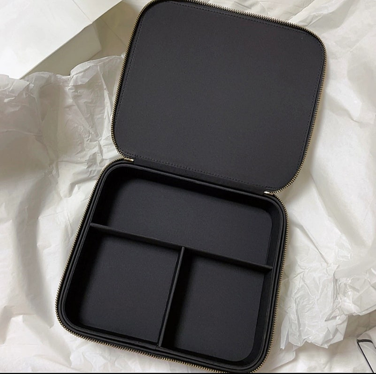 샤넬 사각 케이스 파우치 새상품 :)--2