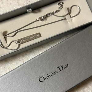 크리스찬디올 바 실버 목걸이