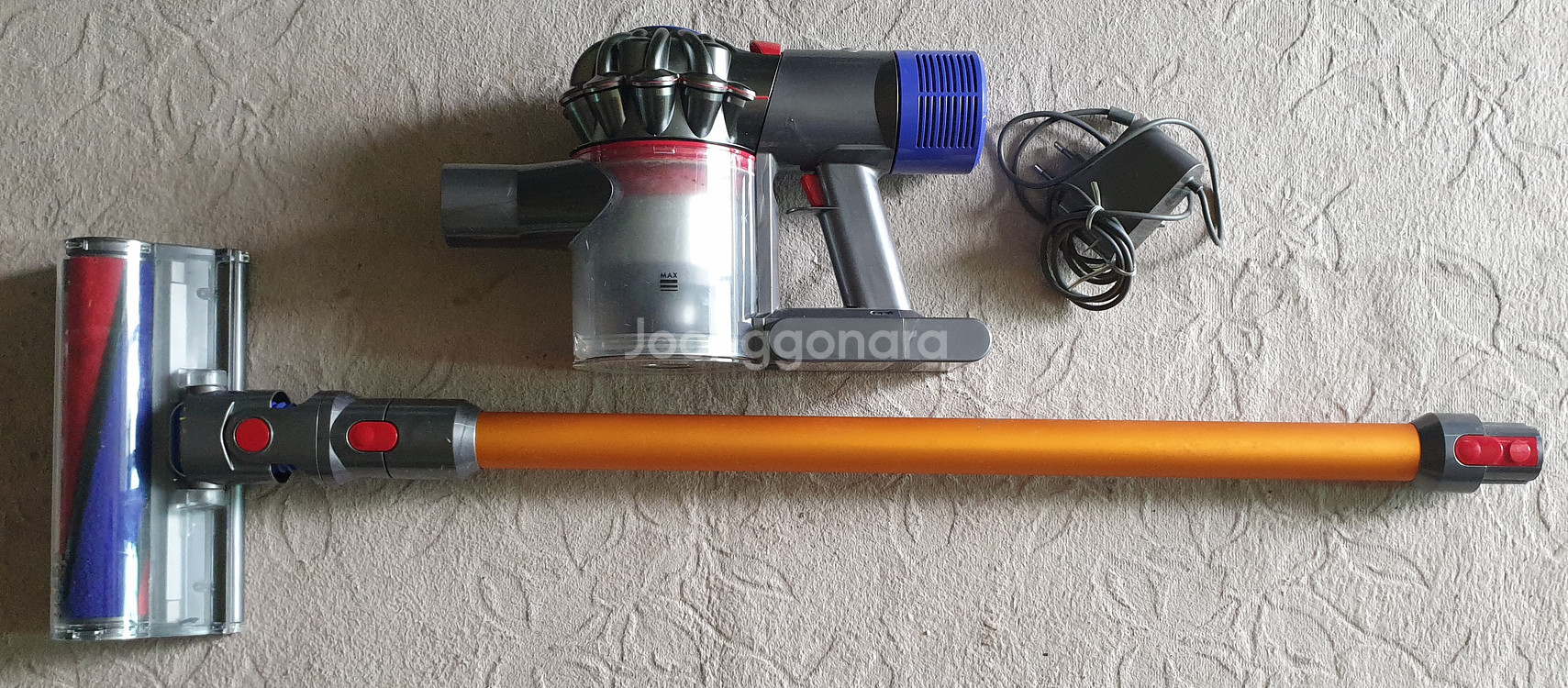 다이슨 V8 무선 청소기 (배터리 방전)--1