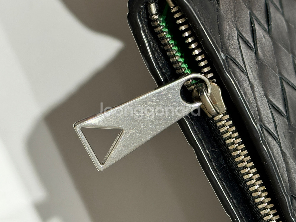 보테가베네타 블랙 인트레치아토 클러치백--3