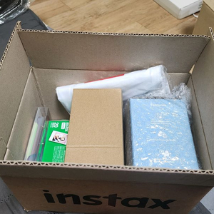 인스탁스 미니12 클레이화이트 미개봉 새상품세트 판매합니다.