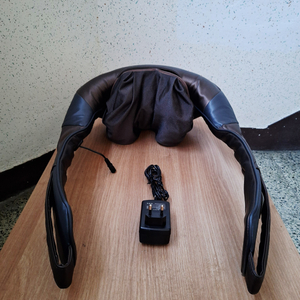 코지마 무선 트위스터 목 어깨 마사지기 CMN-100WL판매합니다~~