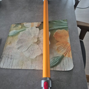 다이슨 청소기 V7-V12 공용 완드봉 상태 좋고 작동잘됩니다