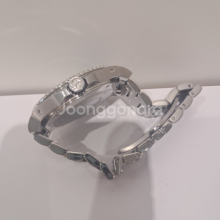 구찌 다이브 스네이크 은장 메탈시계--0