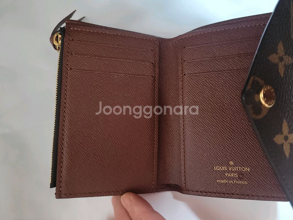 루이비통 빅토린 월릿 정품--3