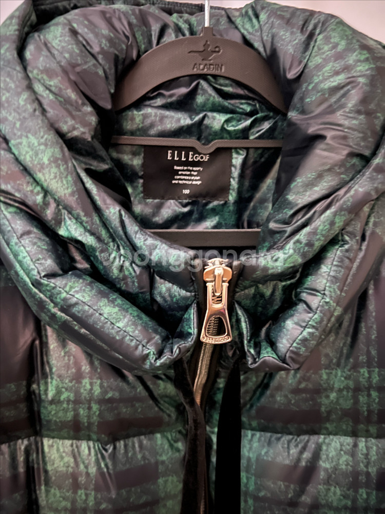 엘르 골프 녹색 체크 구스타운 여성 패딩 100사이즈 새것 팝니다--2