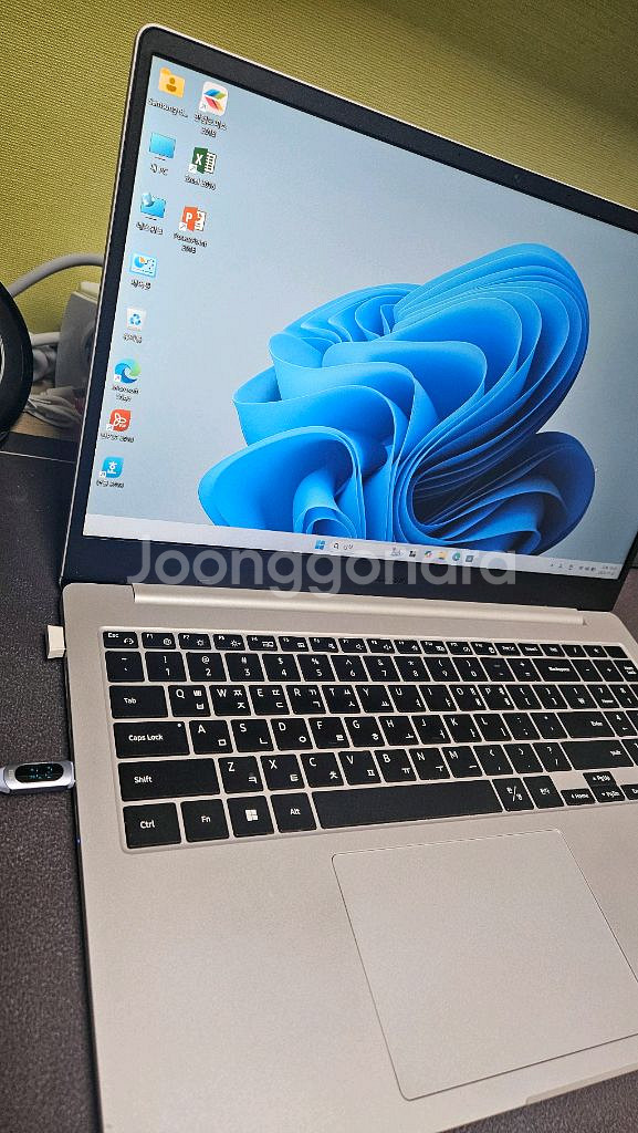 갤럭시북2 12세대 i5-16g-512g 배터리90%효율--3