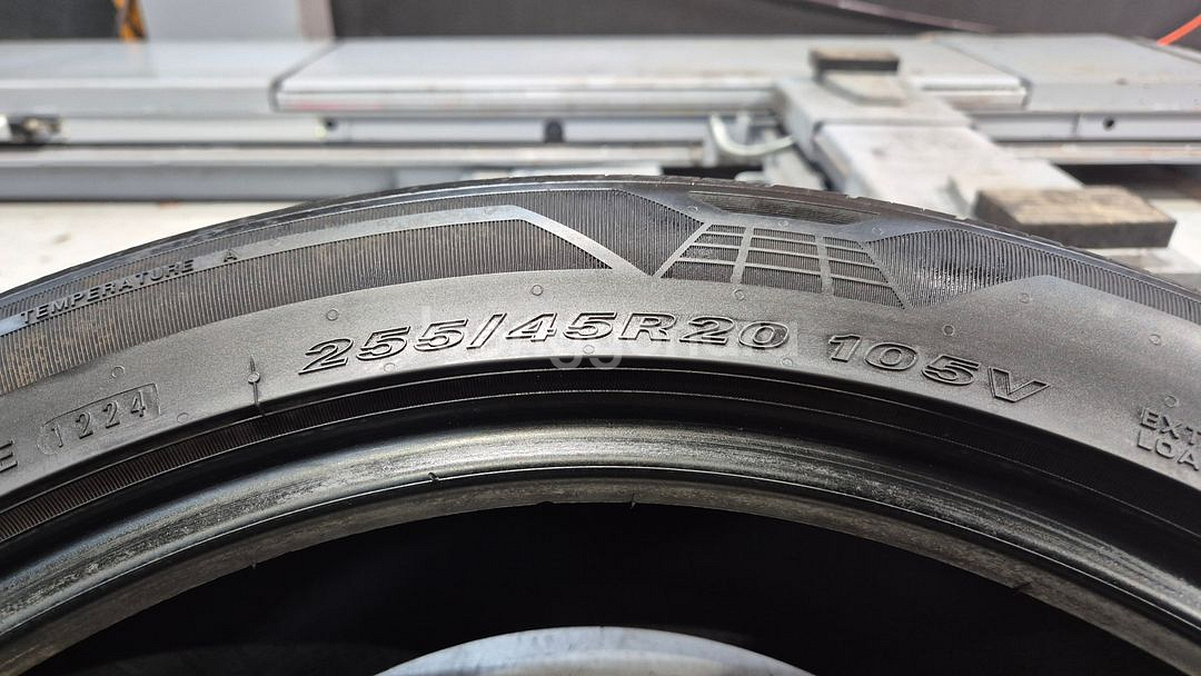 중고 타이어 255 45 20 넥센 로디안 GTX 2554520--4