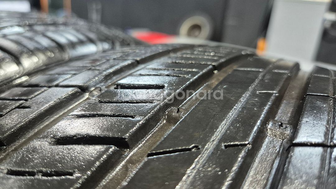 중고 타이어 245 45 19 오페라골드(구마제스티) 2454519--1