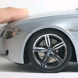 교쇼 BMW M6 1:18 휠 구합니다.