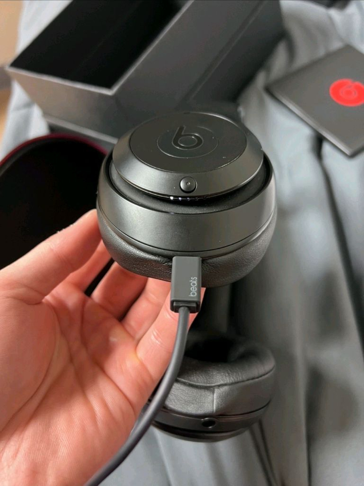 비츠 스튜디오3 무선 헤드폰 이미지