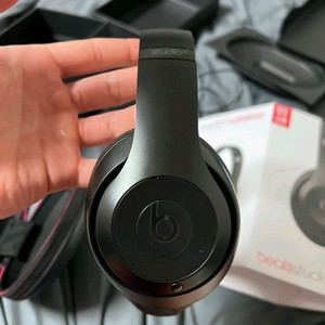 비츠 스튜디오3 무선 헤드폰