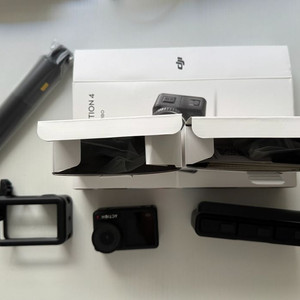 오즈모 액션4 어드벤처 콤보 풀박스 + sd카드256g 팝니다