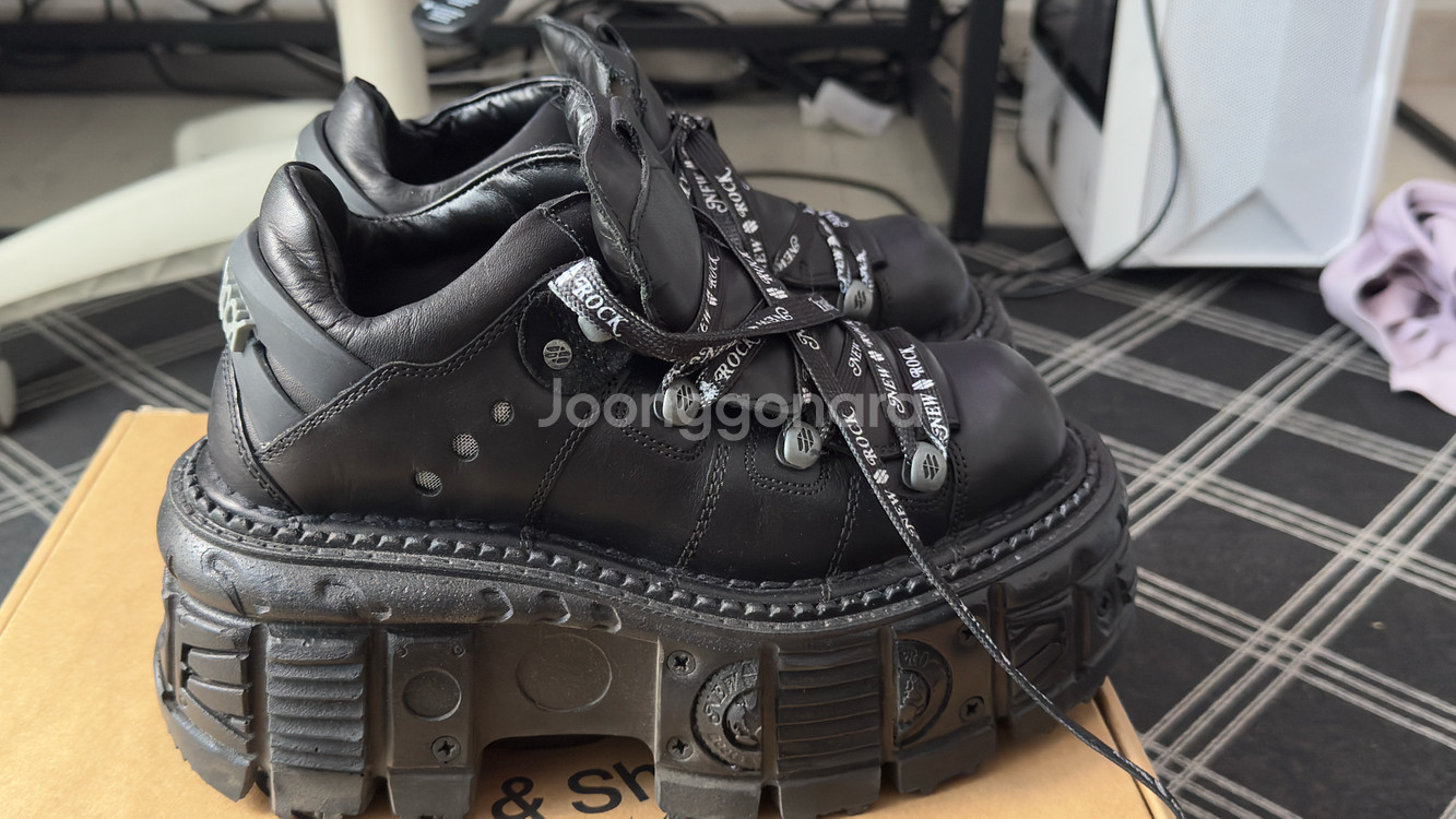 [뉴락] NEW ROCK 메탈릭 탱크 120NSHLACE-S1 플랫폼 로우컷 스니커즈 로고스트랩 블랙--0