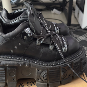 [뉴락] NEW ROCK 메탈릭 탱크 120NSHLACE-S1 플랫폼 로우컷 스니커즈 로고스트랩 블랙