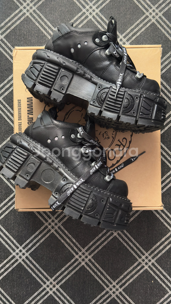 [뉴락] NEW ROCK 메탈릭 탱크 120NSHLACE-S1 플랫폼 로우컷 스니커즈 로고스트랩 블랙--4