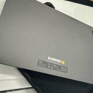 올도큐브 IPLAY 50 PRO 팝니다. 10.4 인치 프로 모델 입니다.