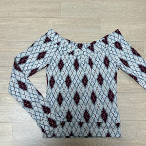 아가일 니트(오프숄더 가능)