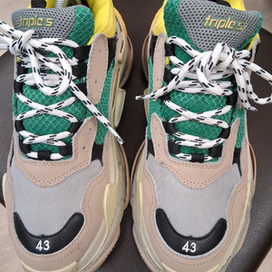 발렌시아가 트리플S 스니커즈