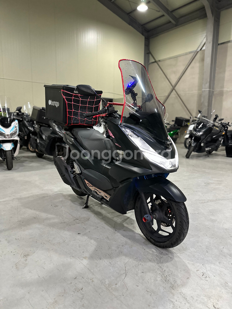 혼다 21년식 PCX125 ABS모델 4만Km 깔끔한 차량 판매합니다.--0