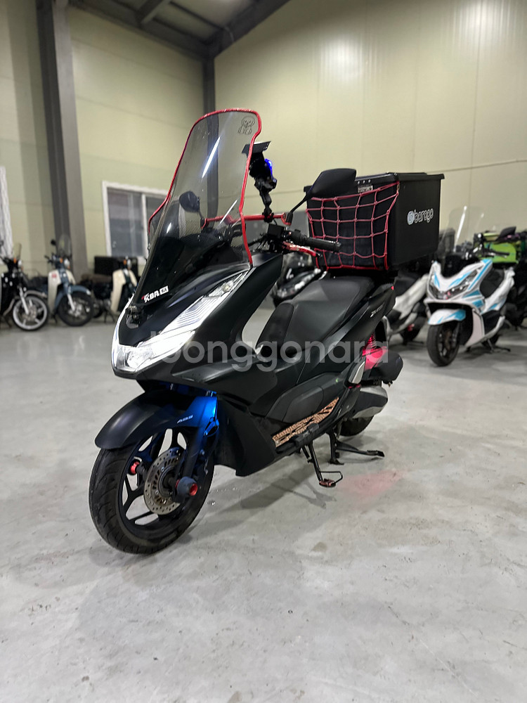 혼다 21년식 PCX125 ABS모델 4만Km 깔끔한 차량 판매합니다.--1