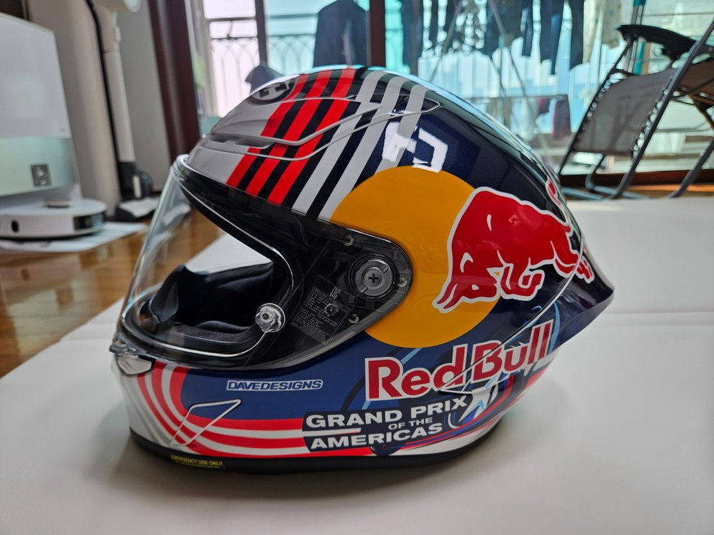 오토바이 헬멧 (HJC 알파1 레드불 바이크 헬멧) 이미지
