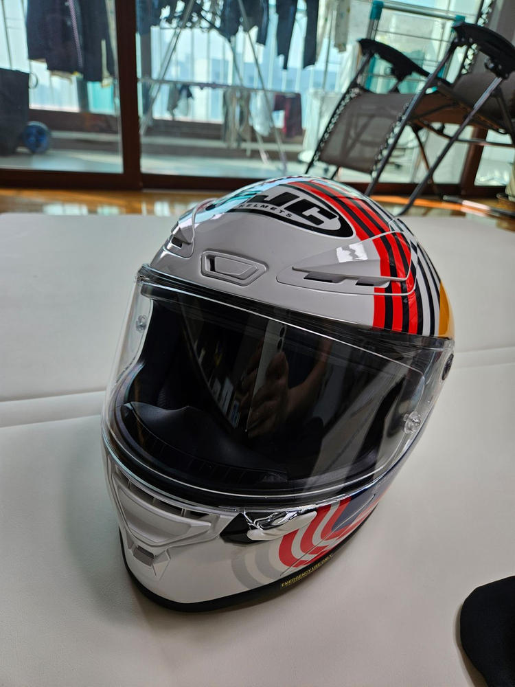 오토바이 헬멧 (HJC 알파1 레드불 바이크 헬멧) 이미지