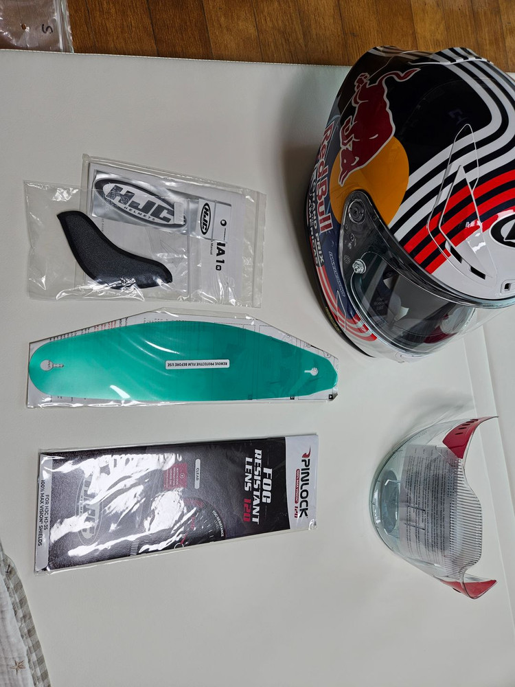 오토바이 헬멧 (HJC 알파1 레드불 바이크 헬멧) 이미지