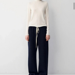 알투더블유 치히로세미 와이드팬츠 네이비m(28-29) 레디투웨어 택달린 새상품