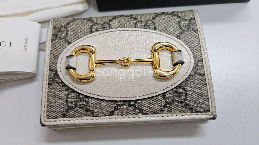 구찌 GG 수프림 호스빗 카드지갑--1