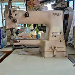 공업용 재봉틀. 공업용 미싱 이미지