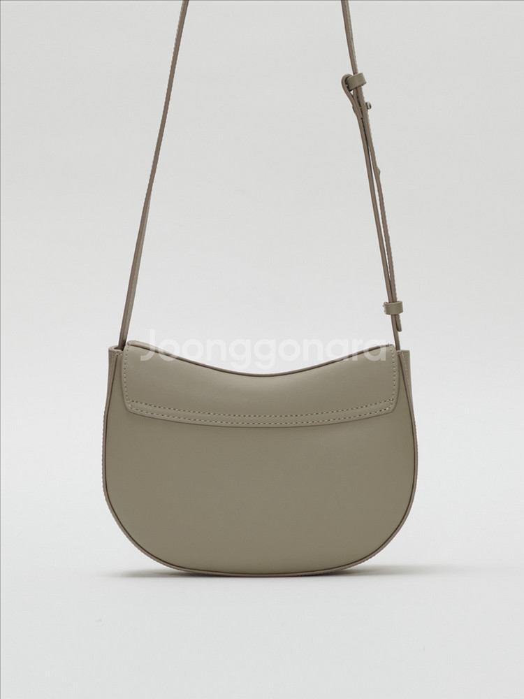 ROH로서울 크로스백 (단종제품,원가238,000)--5