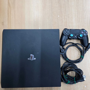 [PS4] 플스4프로 CUH-7117B 1TB 제트블랙 판매합니다.