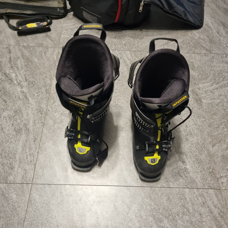 프리스키 풀세트 팝니다 (아토믹펑스7, 살로몬부츠, 오클리 플라이트덱 고글, 아디다스 프리스키의류 등)--1