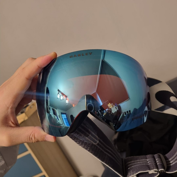 프리스키 풀세트 팝니다 (아토믹펑스7, 살로몬부츠, 오클리 플라이트덱 고글, 아디다스 프리스키의류 등)--5