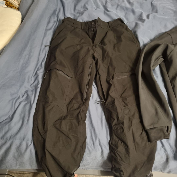 프리스키 풀세트 팝니다 (아토믹펑스7, 살로몬부츠, 오클리 플라이트덱 고글, 아디다스 프리스키의류 등)--7