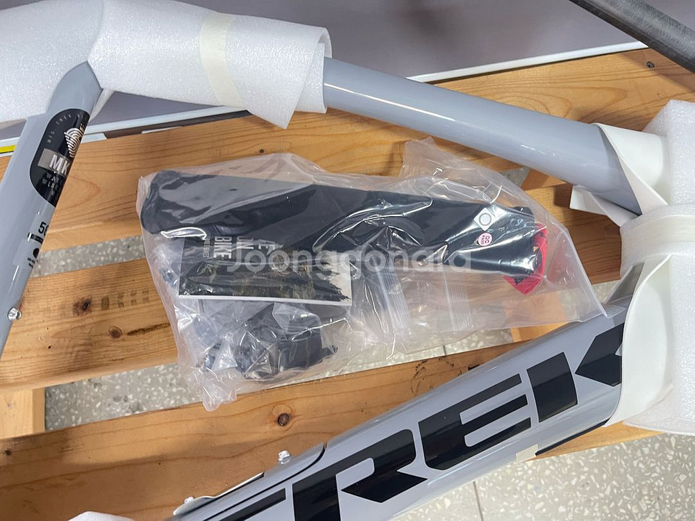 트렉 도마니 4세대 56 사이즈--4