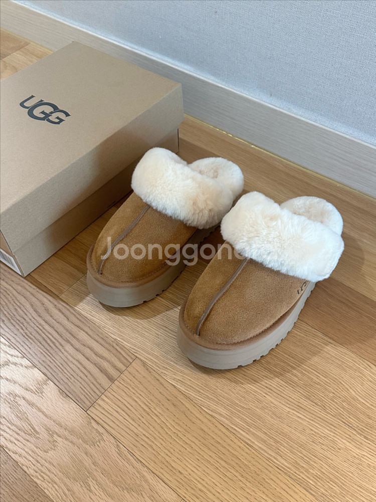 UGG 디스케트 플랫폼 체스트넛 230/ 6 사이즈--0