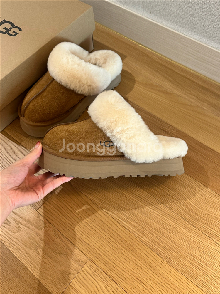 UGG 디스케트 플랫폼 체스트넛 230/ 6 사이즈--1