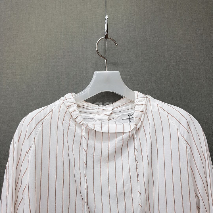한섬 래트 2024 스트라이프 스트링 블라우스 S사이즈(택달린새제품)--1