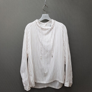 한섬 래트 2024 스트라이프 스트링 블라우스 S사이즈(택달린새제품)