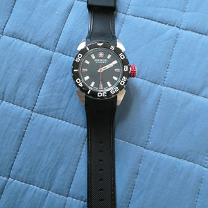 스위스 밀리터리 스타일 다이버 시계